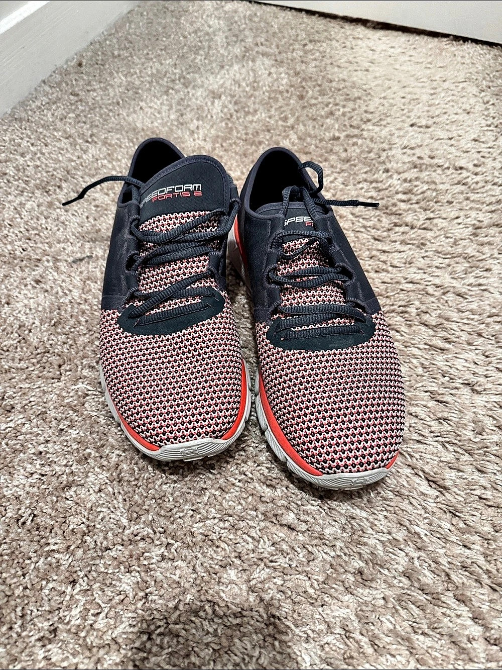 Under Armour SpeedForm Fortis 2 Athletic Shoes US 9 grey & Red